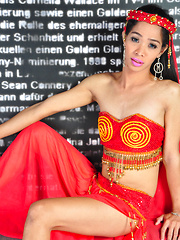 Kim Somo: Belly Dancer