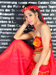 Kim Somo: Belly Dancer